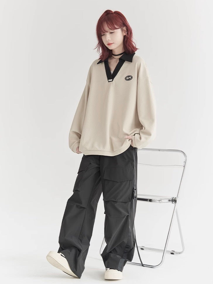 nu29 V-neck slit collar sweatshirt