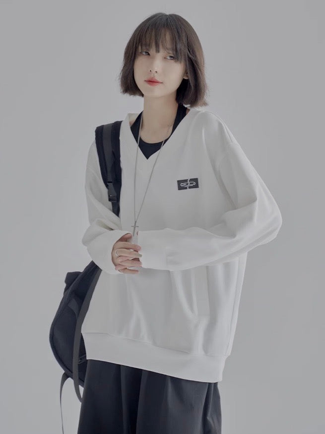nu37 Large V-neck off-shoulder sweatshirt