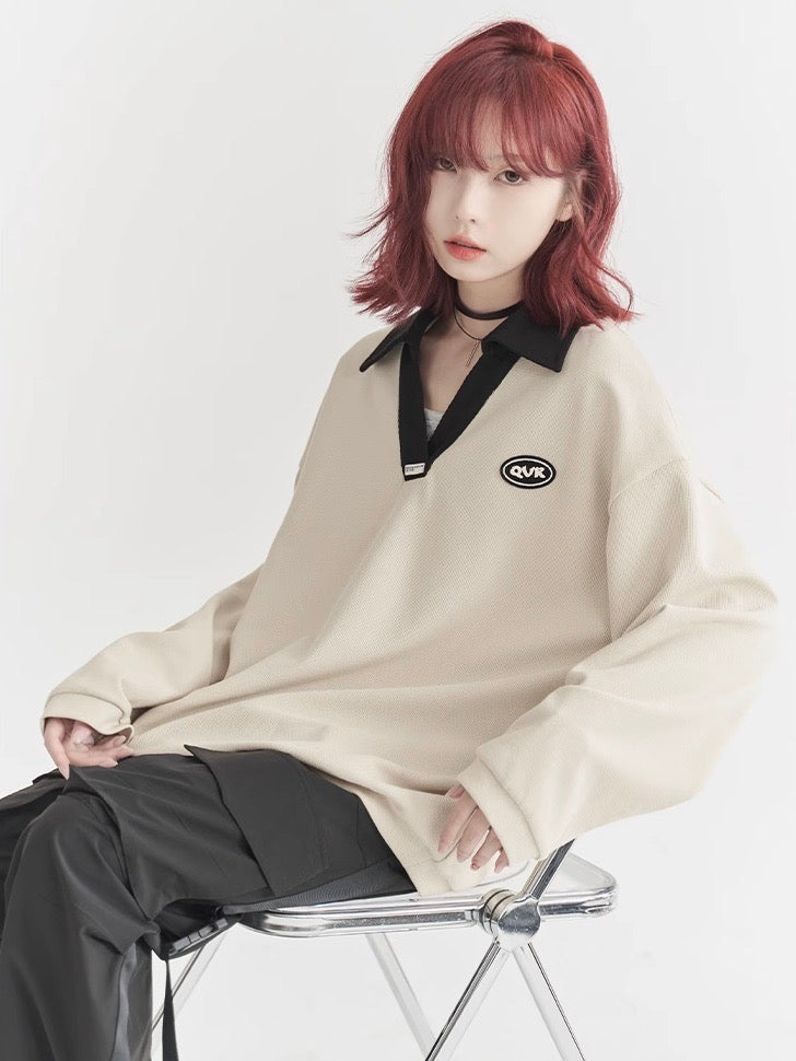 nu29 V-neck slit collar sweatshirt