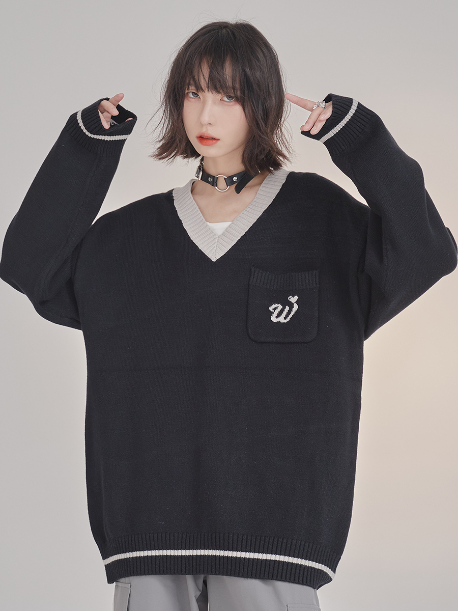 nu34 Large V-neck loose sweater