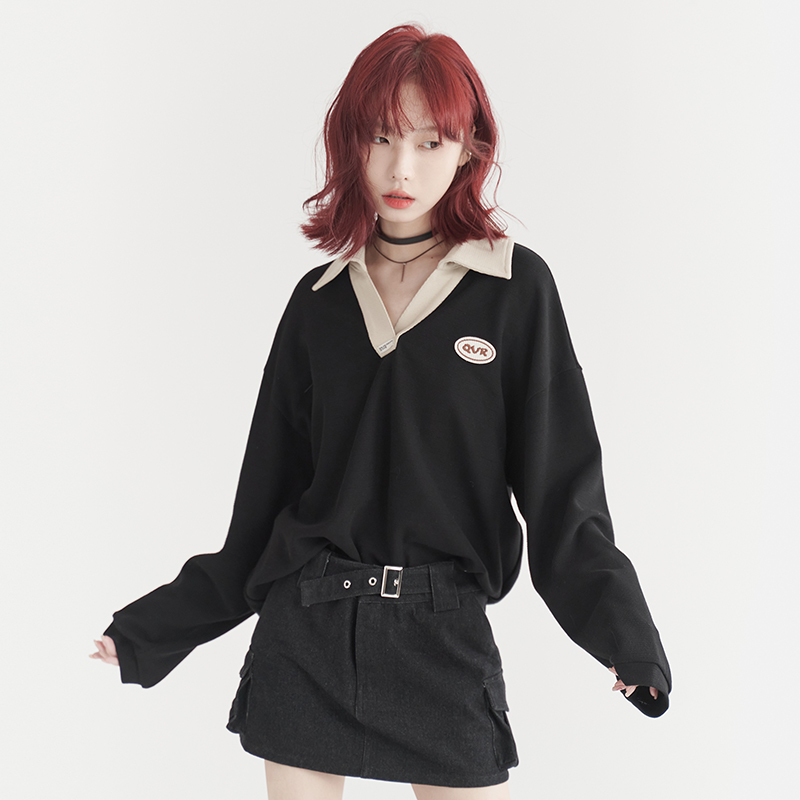 nu29 V-neck slit collar sweatshirt
