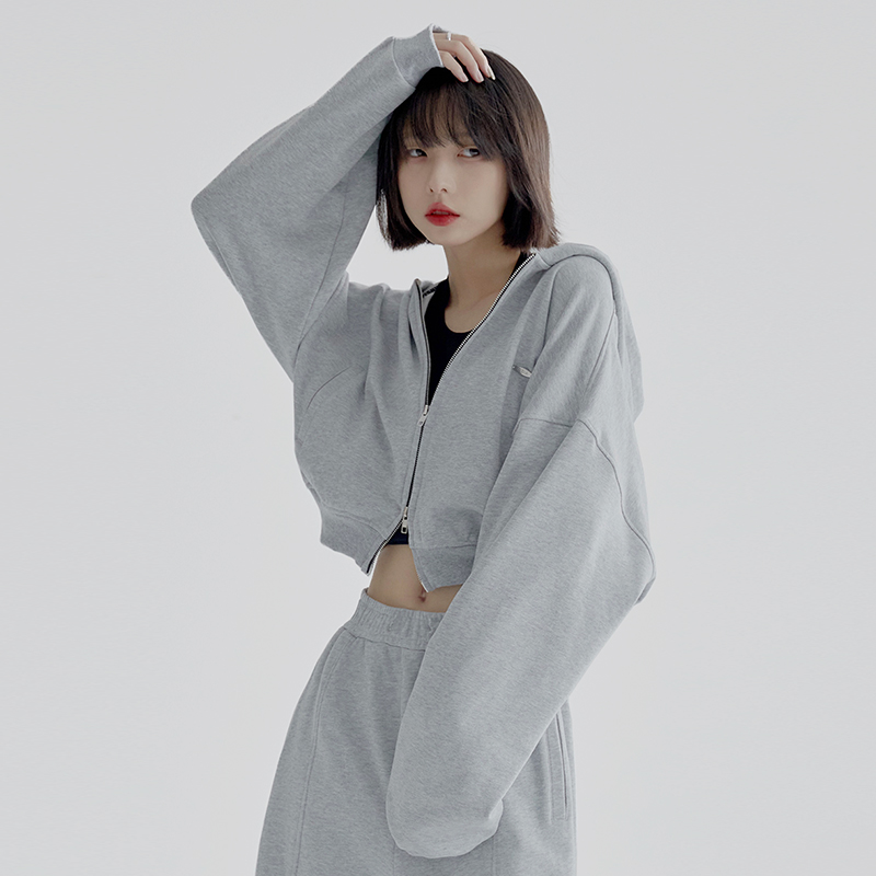 nu46 Simple design cropped hoodie