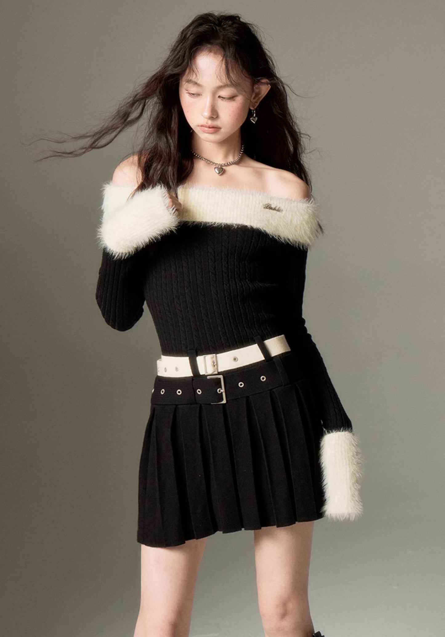 nu118 One-shoulder lapel sweater + double belt skirt