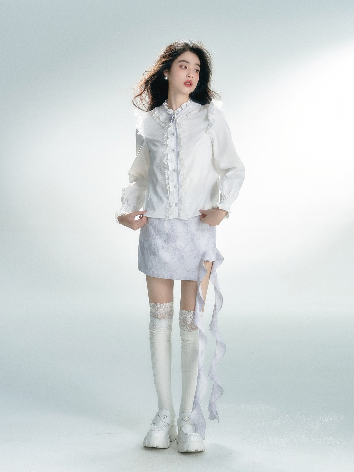 nu229 "Leng Luo Qing Qiu Jie" white long-sleeved shirt