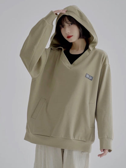 nu35 Large V-neck off-shoulder hoodie