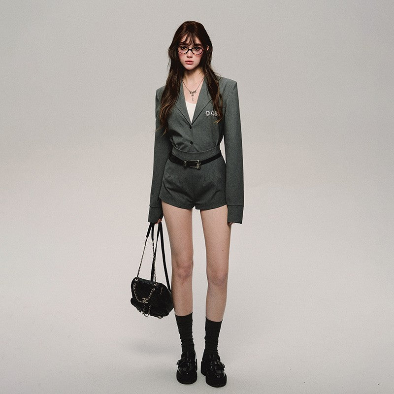 nu367 "Gentle and Tough" suit-style shirt suit + high-waisted shorts set