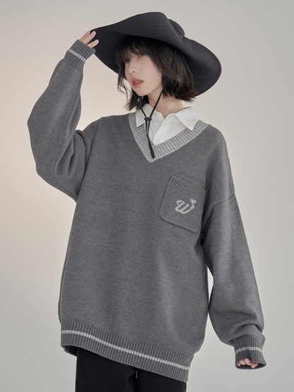 nu34 Large V-neck loose sweater 