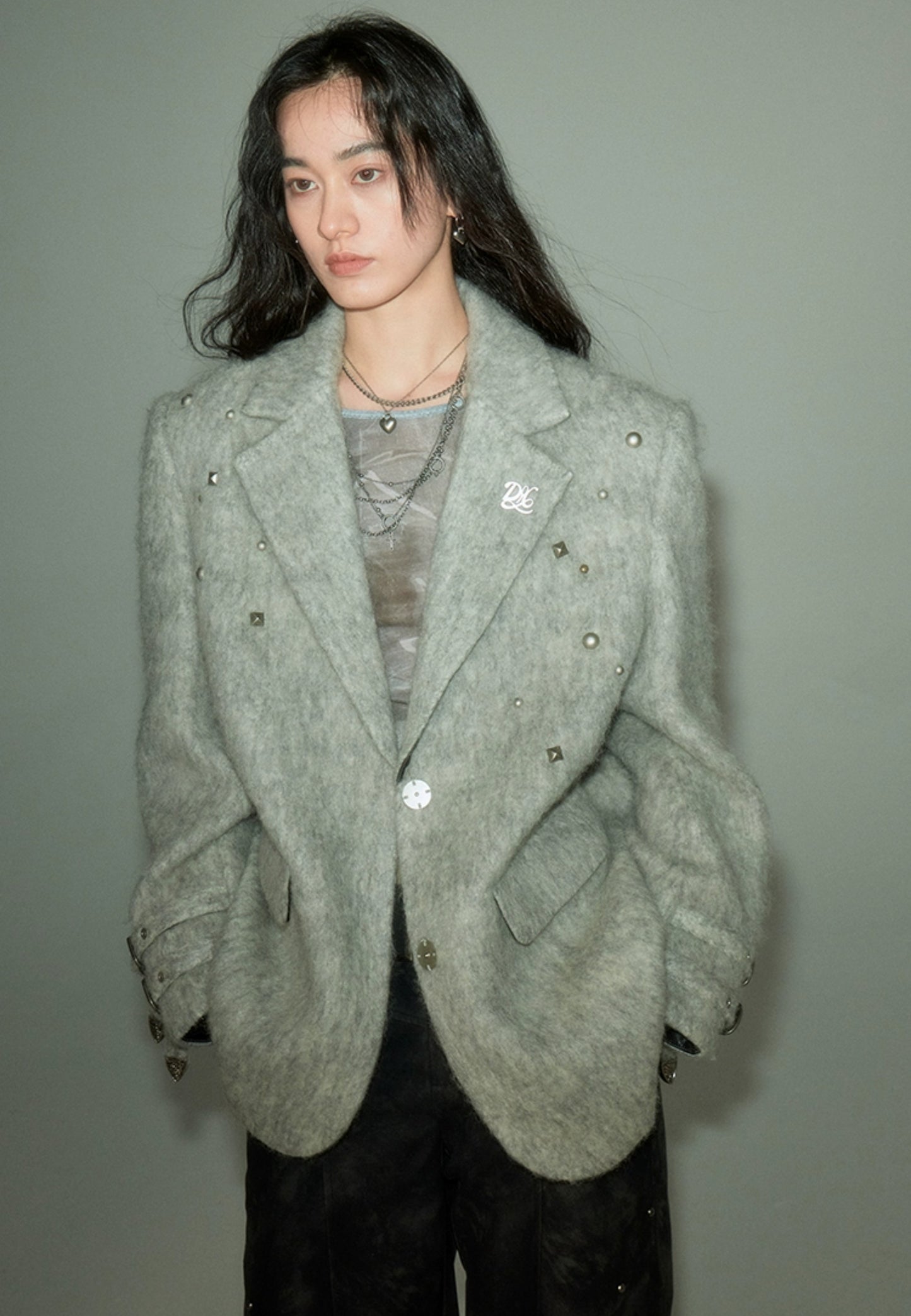 nu104 Studded long-staple sheep wool blazer