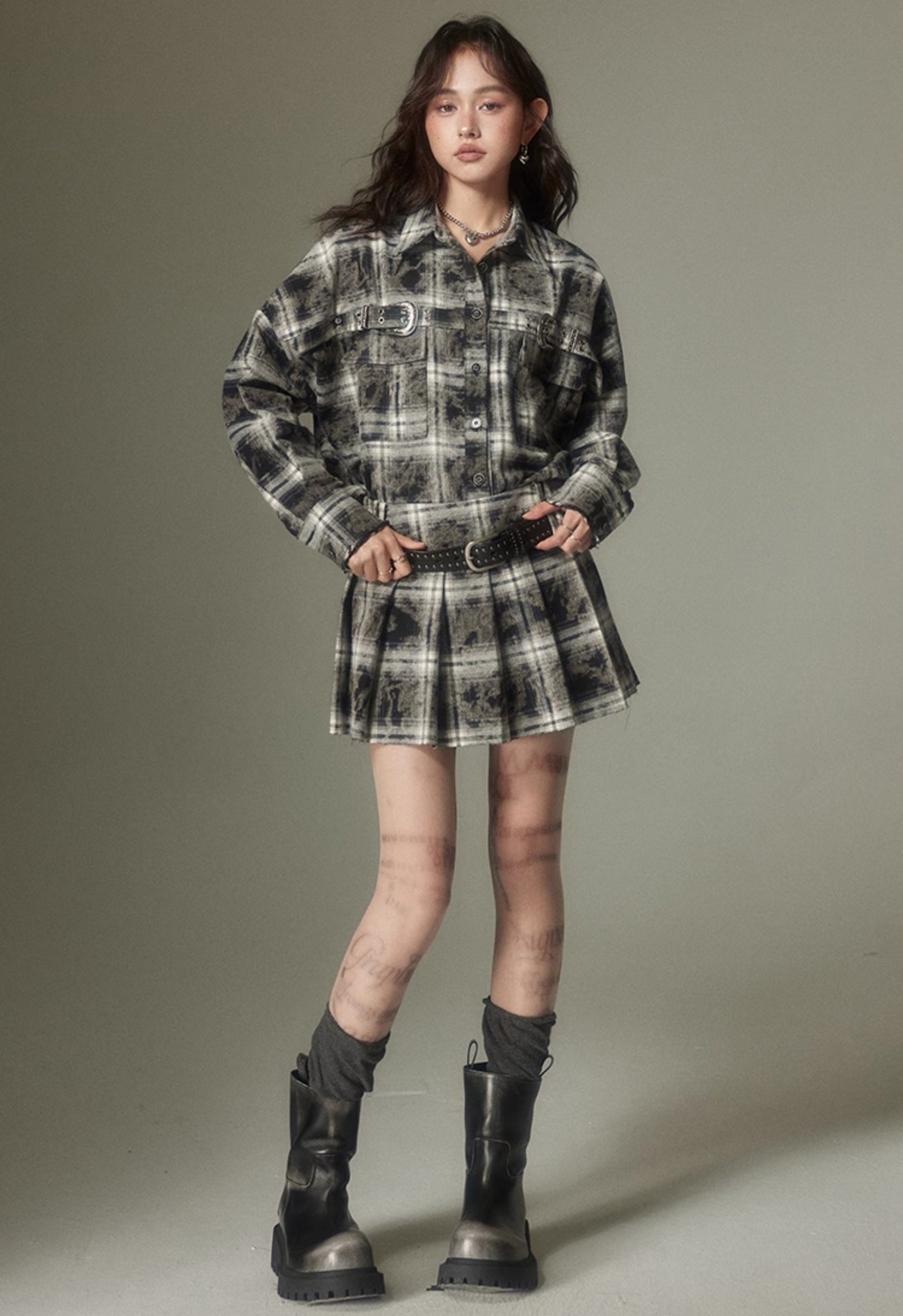 nu107 Maillard contrasting plaid shirt / Pleated skirt