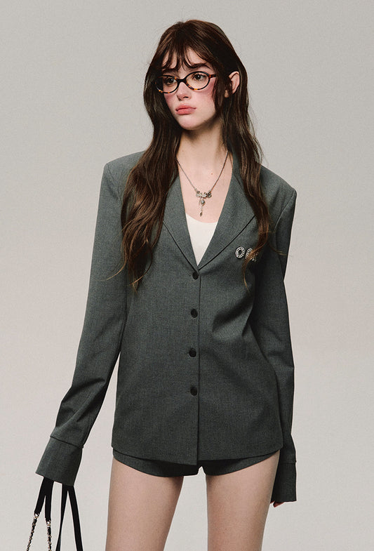 nu367 "Gentle and Tough" suit-style shirt suit + high-waisted shorts set