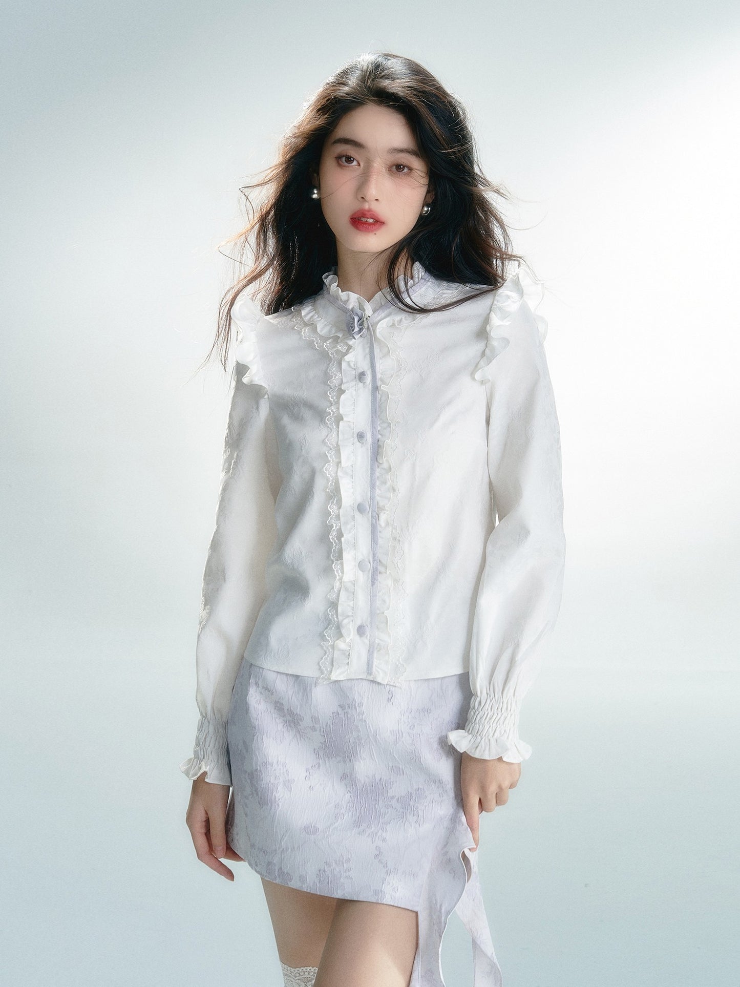 nu229 "Leng Luo Qing Qiu Jie" white long-sleeved shirt